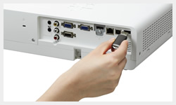 Máy chiếu EPSON EB-X03 trình chiếu dữ liệu qua USB