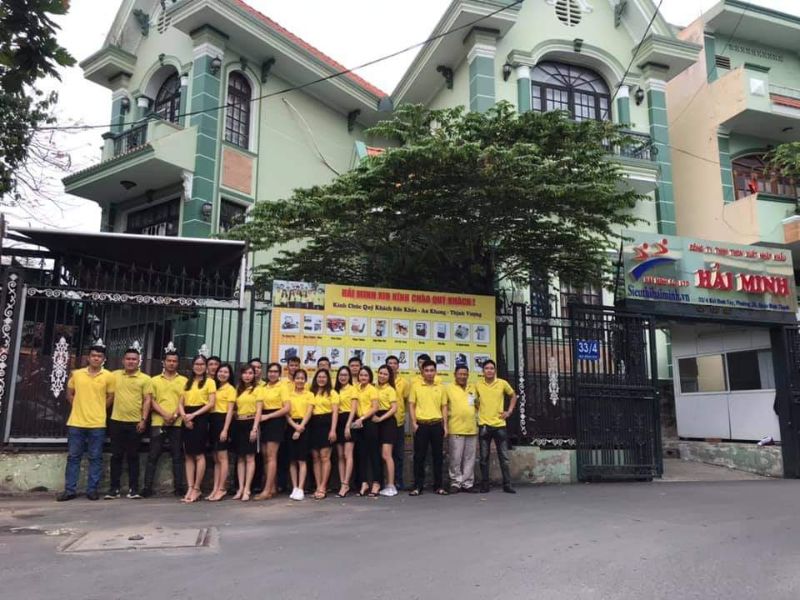 Đội ngũ nhân viên siêu thị điện máy Hải Minh