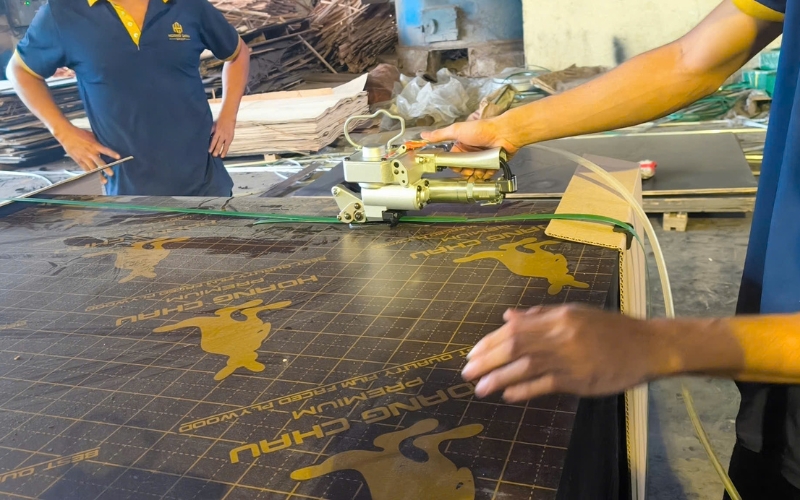 Máy đóng dây đai nhựa khí nén