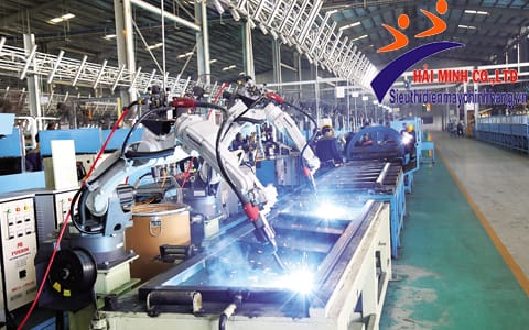 Ứng dụng của Robot hàn trong sản xuất công nghiệp ô tô