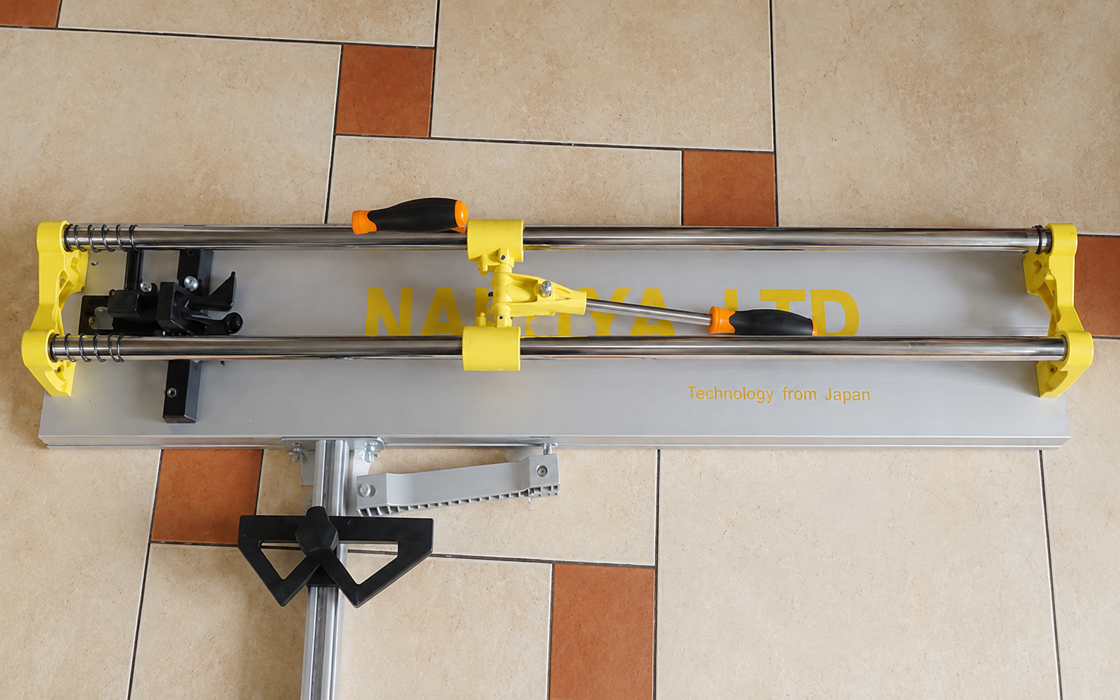 Máy cắt gạch có cần trợ lực NAGOYA 800
