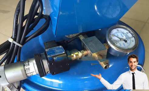 Máy bơm mỡ bằng điện thiết kế nhỏ gọn, đơn giản, tiện lợi