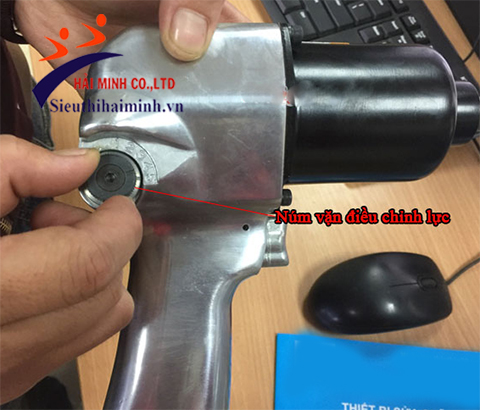 súng xiết bu lông bằng khí nén