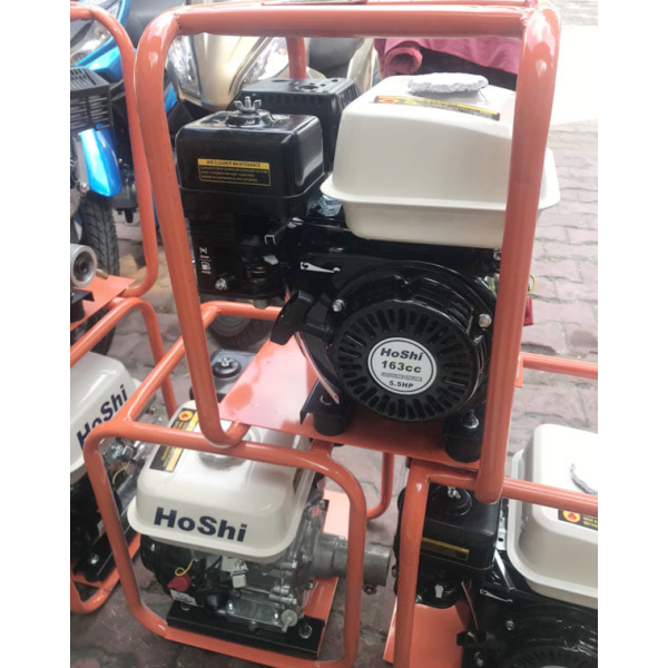 Đầm dùi bơm nước chạy xăng Hoshi (5.5HP)