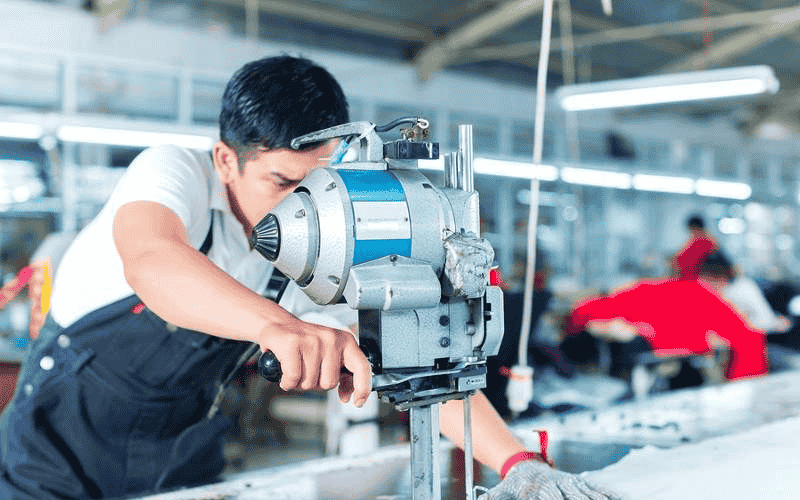 3 Yêu cầu của xưởng may đồng phục khi chọn máy cắt vải