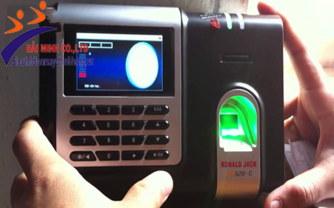 Máy chấm công Ronald Jack 8000T
