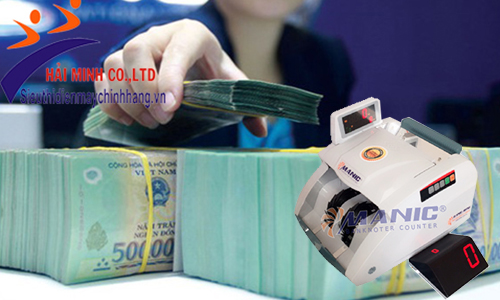 Sử dụng máy đếm tiền MANIC B-9500 trong ngân hàng