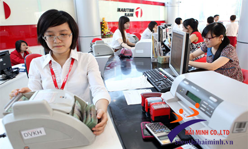 Sử dụng máy đếm tiền