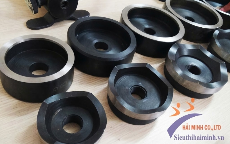 Review thiết kế của máy đột lỗ thủy lực cầm tay SYK-15