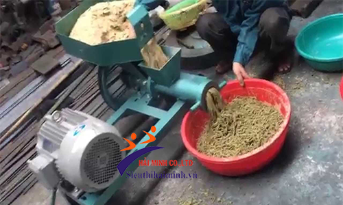 Máy ép cám viên trục ngang