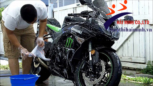 cách rửa xe máy tại nhà