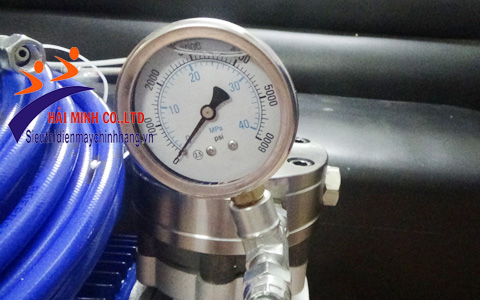 Đồng hồ đo áp của máy phun sơn đầu inox HM 1000