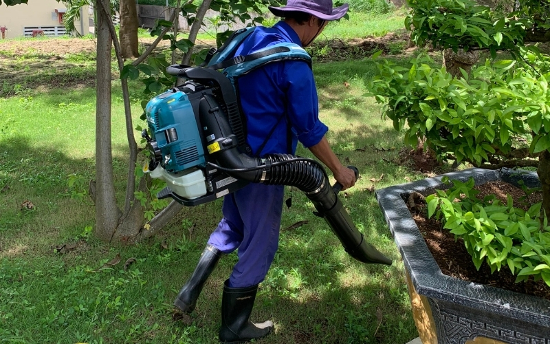 Máy thổi lá Makita là gì?