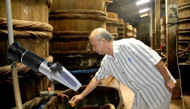 máy đo độ mặn của nước mắm