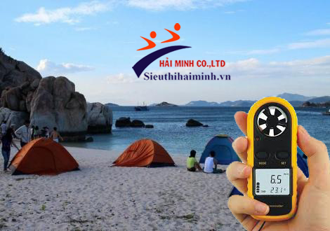 máy đo tốc độ gió sử dụng đi cắm trại ở bãi biển