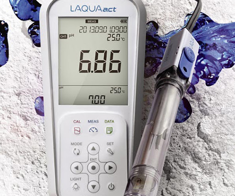 Máy đo pH và nhiệt độ Horiba D71G cho năng suất hoạt động cao
