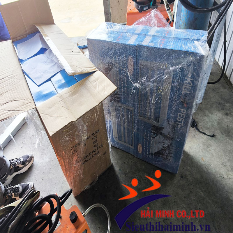 Chăm sóc gia đình với đèn bắt muỗi chất lượng sieuthihaiminh