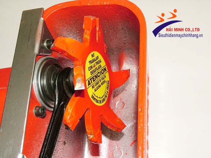 Máy cắt rãnh tường Macroza Máy cắt rãnh tường Macroza