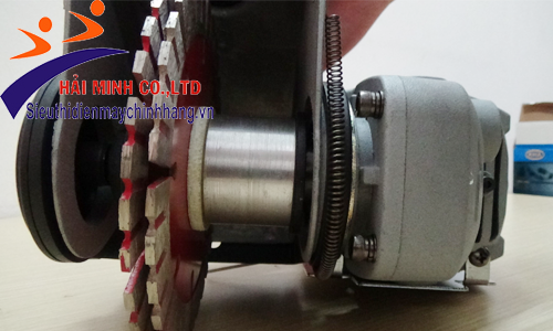 Máy cắt rãnh tường