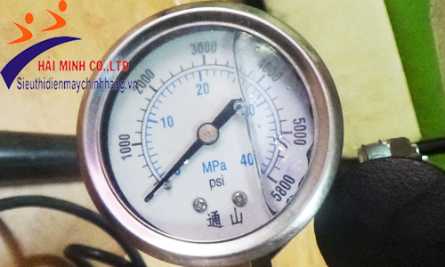 Đồng hồ đo của máy phun sơn Takako 450E 