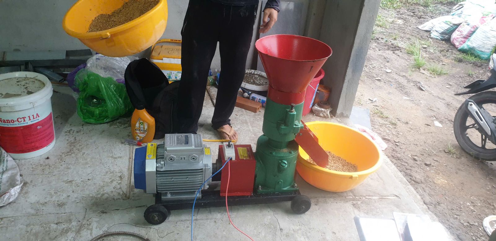 Bàn giao và lắp đặt máy ép cám viên tận nhà trong 2h tại TP Hồ Chí Minh?